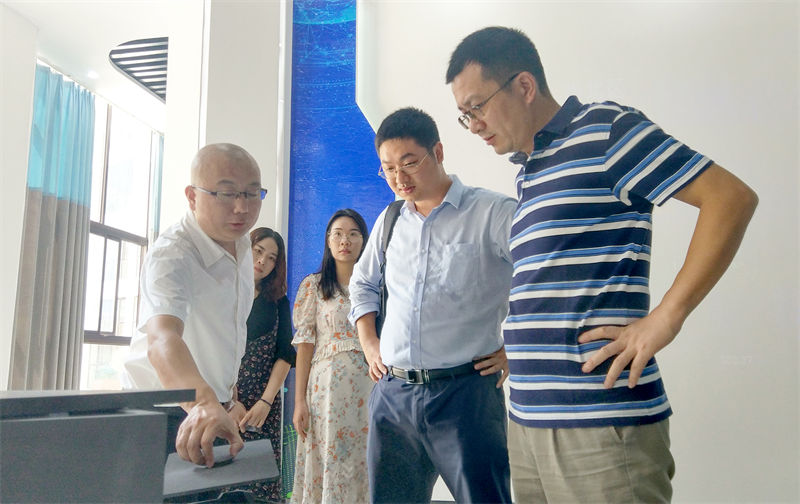 上交所领导莅临古天乐代言太阳集团进行考察工作